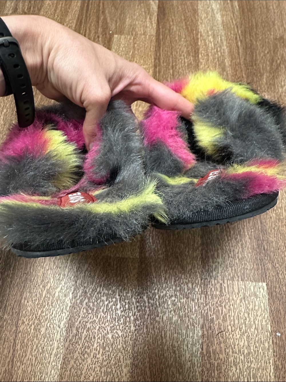 SOREL Go Mail Run Red Slippers Pink Black Red - Picture 6 of 6